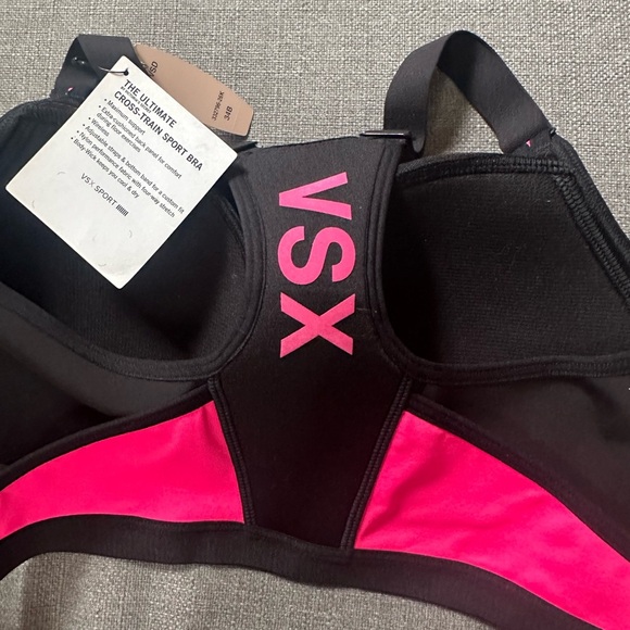 Victoria's Secret NWT , the ultimate cross-train sport push up bra - Picture 5 of 6